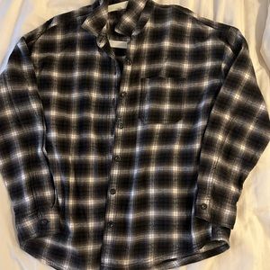 Garage Flannel Button Up Longsleeve in Black